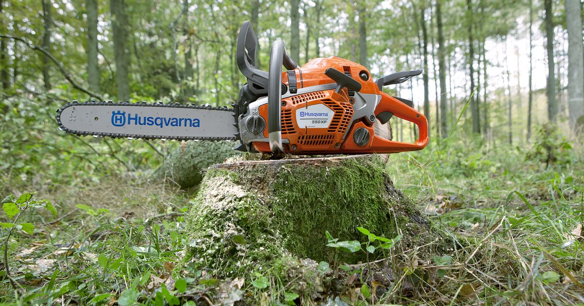 https://www-static-nw.husqvarna.com/-/images/aprimo/husqvarna/chainsaws/photos/action/h120-0088.jpg?v=d94755a0d152aa71&format=opengraph-cover