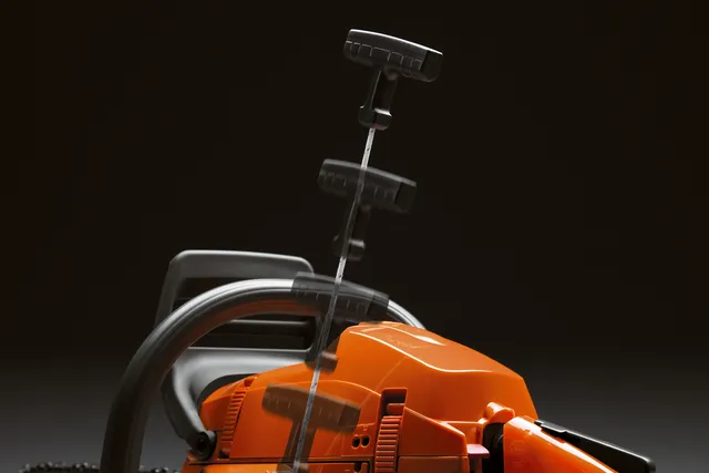 https://www-static-nw.husqvarna.com/-/images/aprimo/husqvarna/chainsaws/photos/feature/h125-0037.webp?v=795eece9be311b8&format=WEBP_LANDSCAPE_COVER_LG