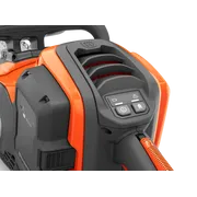 350i Battery Chainsaw - Close-up Controls