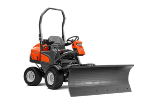 Front Mower P 525D with snow blade