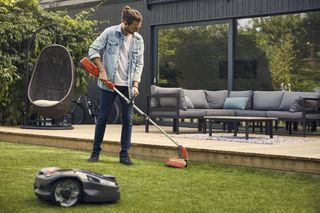 New growth in the Professional 18V System: Outdoor equipment like cordless  grass trimmer and brush cutter from Bosch - Bosch Media Service