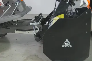How to attach and remove a snow thrower, R 300-series 1m19s 16:9 MASTER